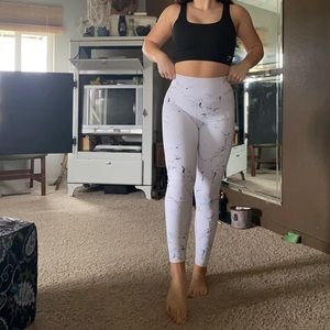 Marble buff bunny leggings!